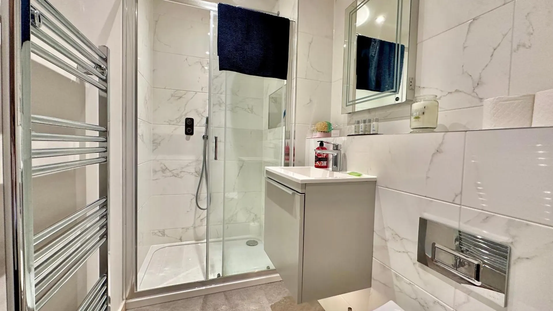 Homestay Tucktonia Retreat Apartment Bournemouth